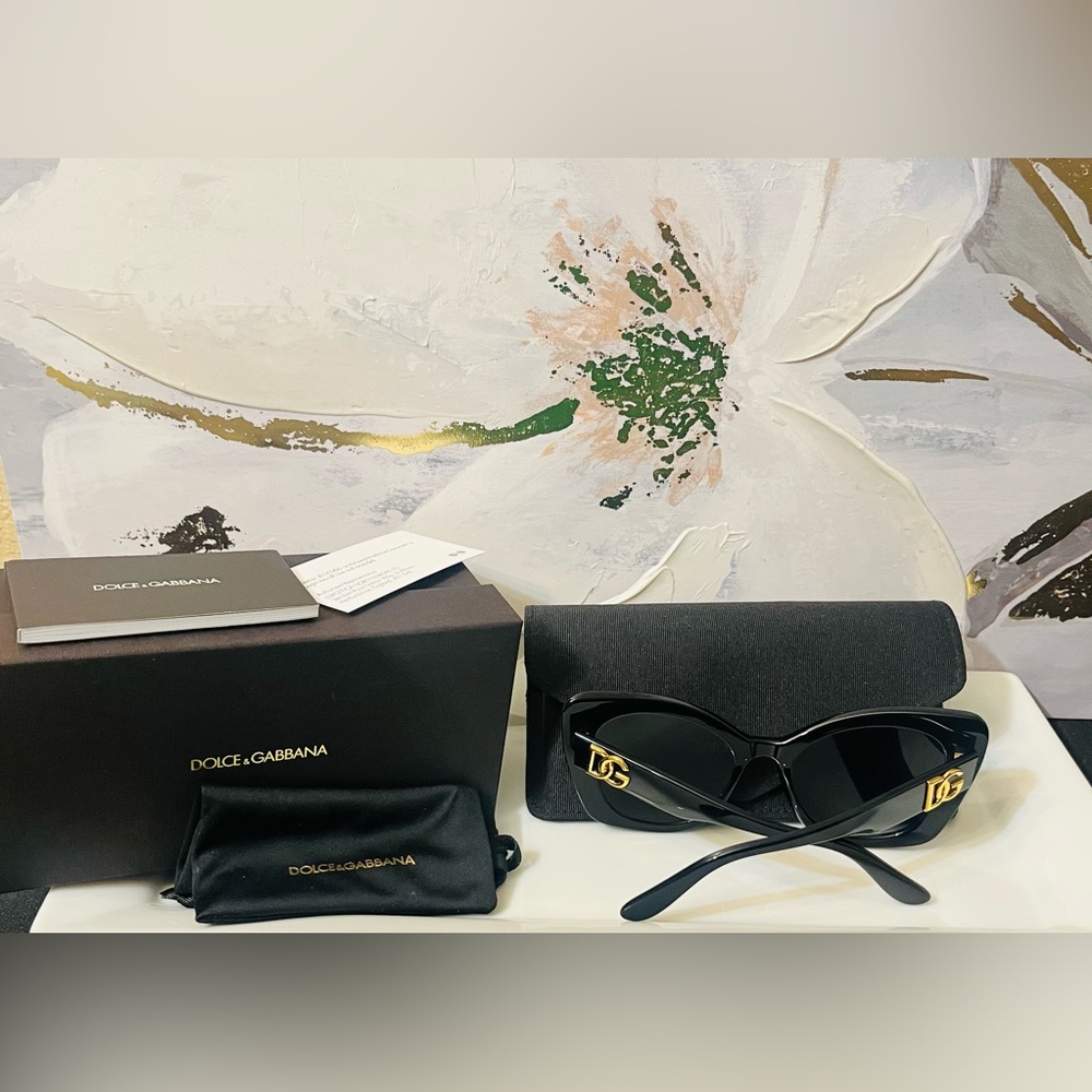 🛍️NWT Dolce & Gabbana Black and Gold Women's Low Bridge Fit Sunglasses, DG4405 - Picture 6 of 7